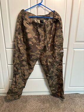 The North Face Men's Camo Cargo Pants - Brown/Olive